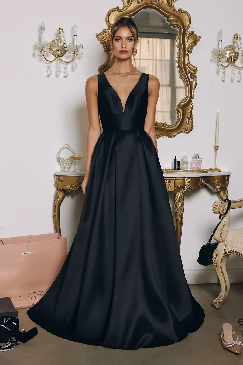 A-line dress with deep V-neck by Partner Label