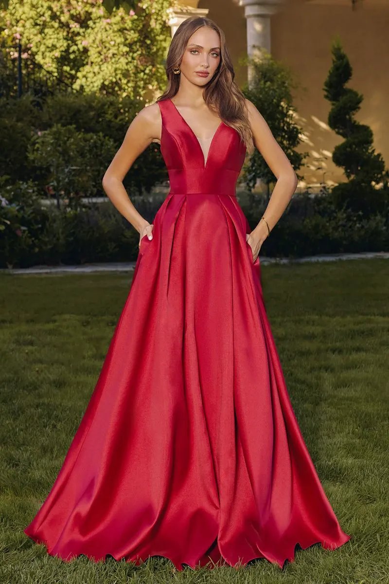 A-line dress with deep V-neck by Partner Label