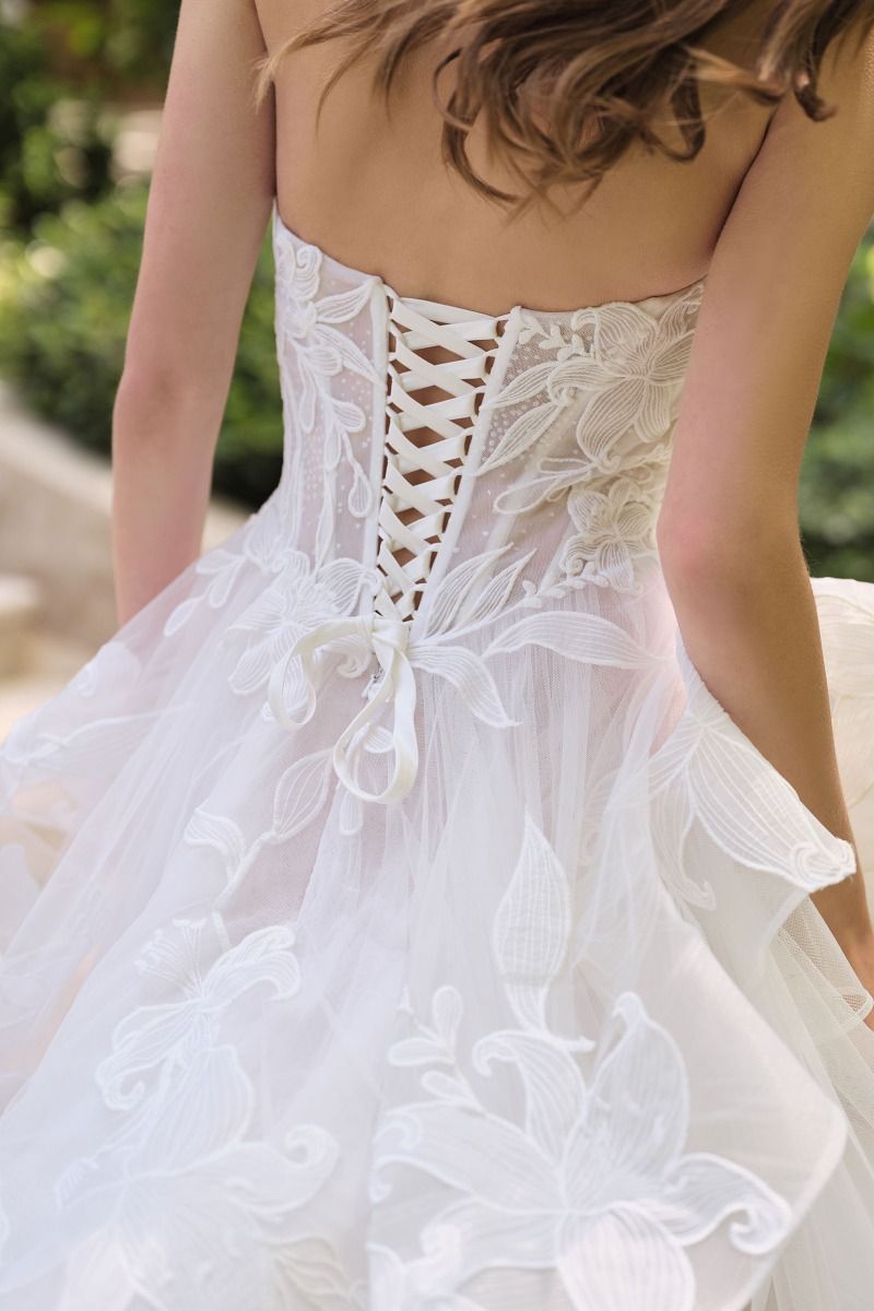 Layered Tulle Strapless Wedding Dress-3