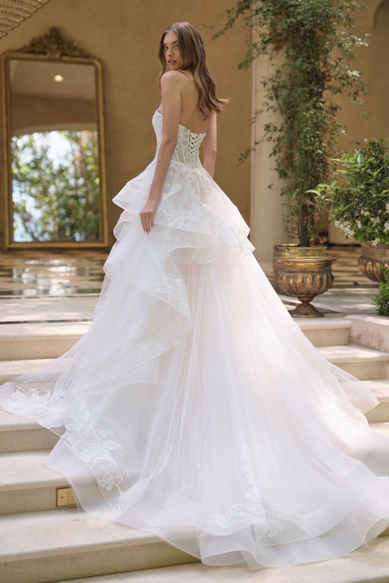 Layered Tulle Strapless Wedding Dress-1