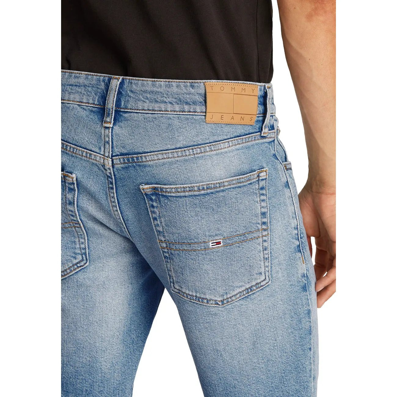 Tommy Hilfiger Jeans - Tommy Hilfiger Jeans Men Shorts by Tommy Hilfiger Jeans